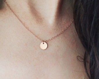 Rose Gold disc necklace. Rose gold necklace. Rose gold coin necklace. Rose gold cercle necklace. Minimalist rose gold necklace. Pease