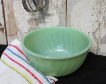 Vintage Fire King Jadeite Bowl, Swirl Pattern 7" Bowl, Retro Kitchen