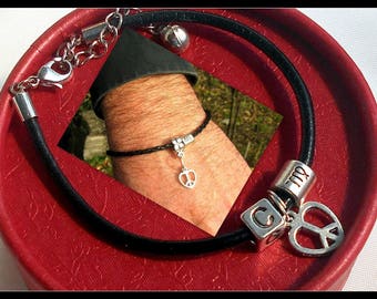BRACELET men black leather Personnalise.symbole peace & love. Gift for him
