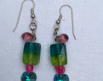 Boucles d'oreilles multicolores pour oreilles percées