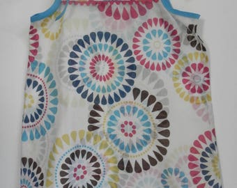 dress with multicolored geometric patterns 2/4 years