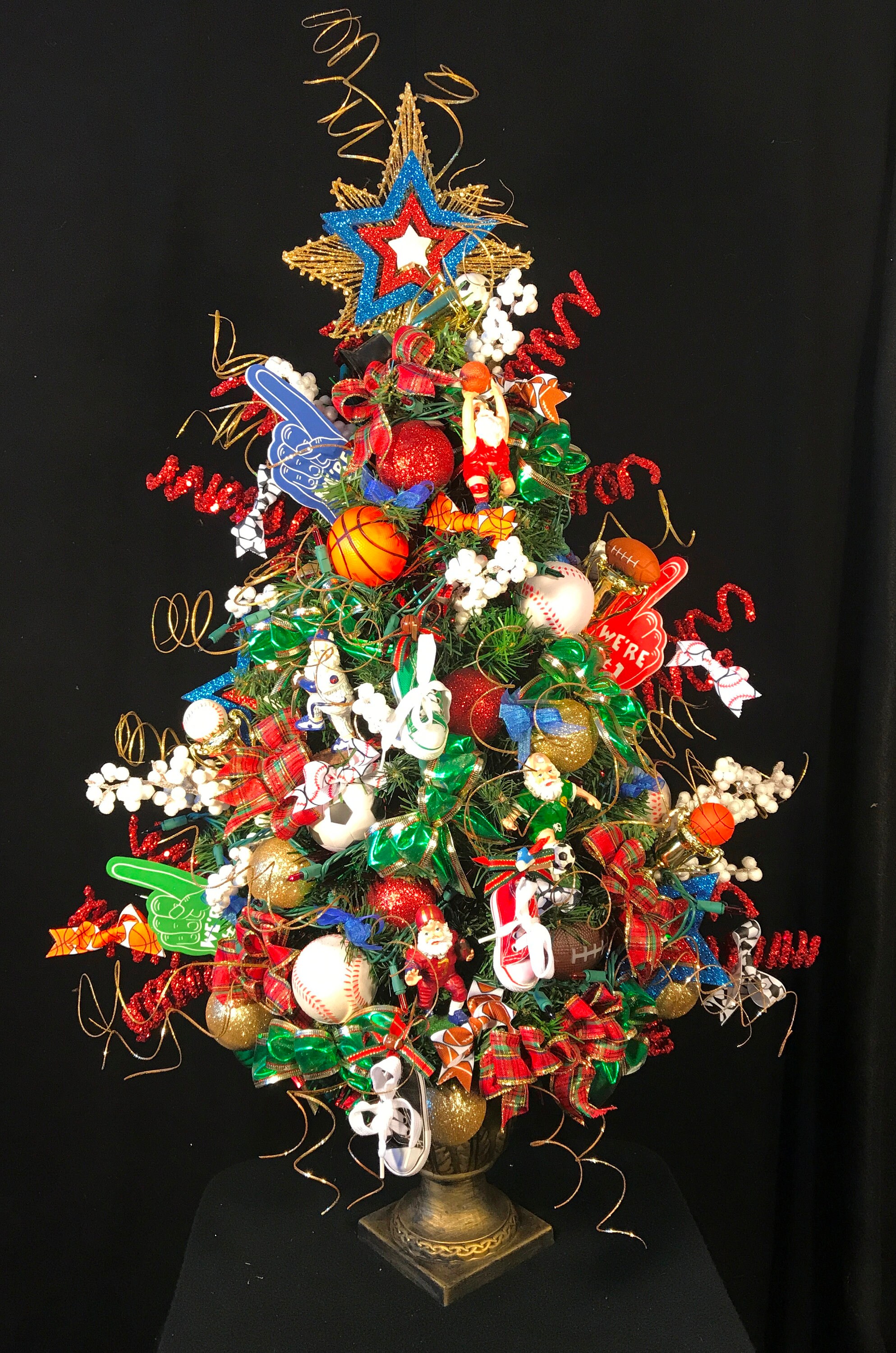 sports decorated lighted christmas treebasketball christmas sports decorated lighted christmas treebasketball christmas
