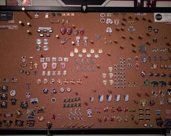 All hat pins/Lapel pins/Harley Quinn/Deadpool/The Hulk/Punisher/Spiderman/Wolverine/Super Mario/Iron Man/Batman/CAT/Cross/NFL/Military