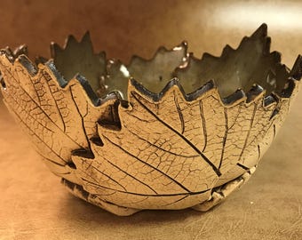 Medium Grape Leaf Bowl 68