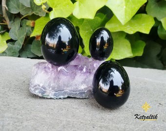 Yoni egg, Gorgeus Obsidian Egg