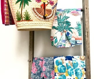 Vintage Hawaiian shirts/vintage floral shirts/vintage clothing/Hawaiian party/tropical shirts/vintage shirts/aummer fashion trends/summer