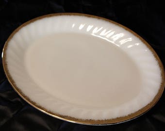 Vintage Anchor Hocking Fire King White Milk Glass Platter With Gold Trim