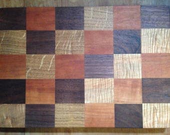 Checkered pattern multi-wood cutting board
