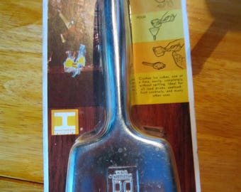 Vintage open-lock hinge Hand Ice Crusher, unopened, circa 1971