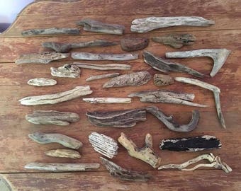 30 smaller pieces of natural Driftwood