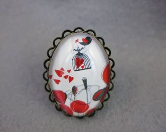 The bird ring with poppies