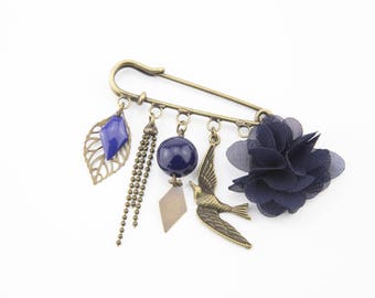 Brooch pin Navy Blue and brass #1410 bird