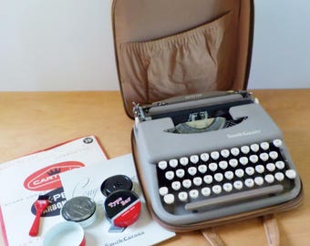 Vintage Portable Manual Typewriter • Smith Corona Skyriter Manual Typewriter