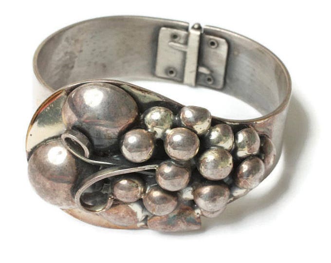 Dimensional Grape Design Bracelet Hinged Clamper Silver Plated Vintage