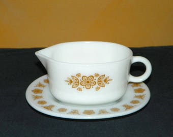 Pyrex Butterfly Gold Pyrex Gravy Boat and Saucer Set, Great for Syrups or Sauces, Serve with Pancakes or Waffles