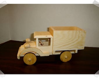 Small Unfinished Wood Truck /Craft Supplies*