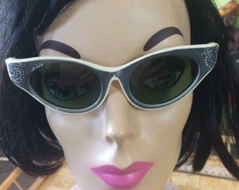 Vintage "Sunny's" sunglasses cat eye sunglasses