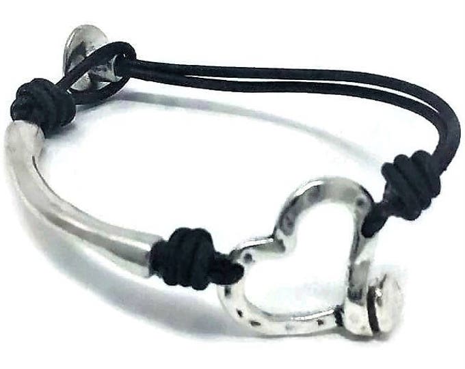 Leather bracelet, women bracelet, leather cuff, women cuff, heart bracelet, women leather cuff, gift for mom, uno de 50 bracelet,