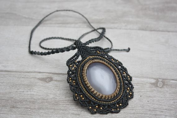 AGATE MACRAME NECKLACE- Statement Macrame Necklace- Limited Edition- Macrame Choker- Crystal Necklace- Handmade -Healing Crystal