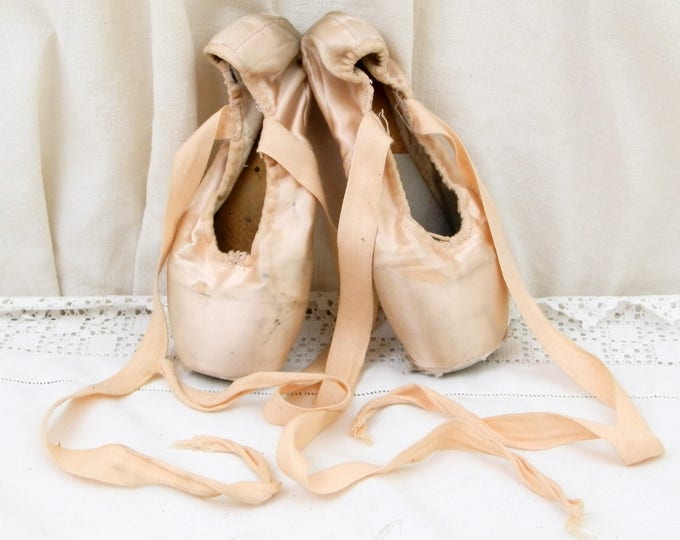 Vintage Pink Satin Girls Pointe Ballet Shoes with Ribbons, Worn Shabby Ballerina Costume Shoe by Bloch Size 4 with Leather Sole