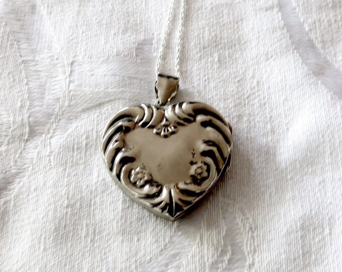 Vintage Sterling Heart Locket Necklace, Art Nouveau Heart Locket, Vintage Art Nouveau Jewelry, Valentines Day, Love Locket