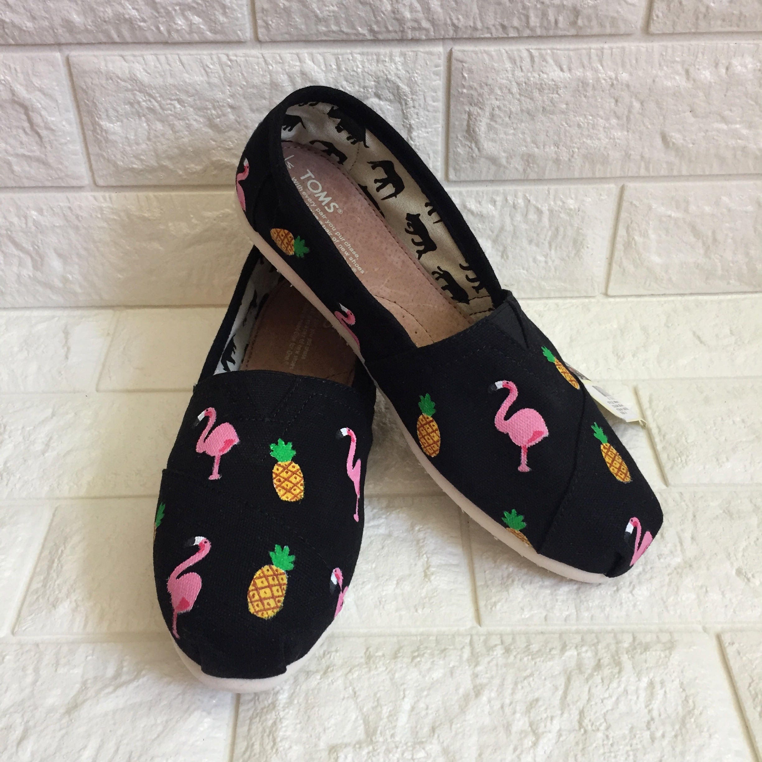 toms flamingo print shoes
