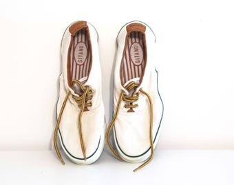Vintage 80s canvas shoes tennis skid grip boat preppy