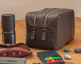 Leather personalized toiletry bag leather toiletry bagtoiletry bag dopp kit groomsmen gift mens toiletry bag personalized leather dopp kit