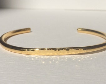 Gold bracelet - Hammered gold cuff bracelet - Gold bangle bracelet - Stacking bracelet - Adaptable bracelet
