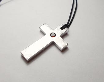 Pendant with Natural Garnet Anhänger natürlichem Granat Pendentif grenat naturelle Colgante granate Natural Ciondolo Granato naturale