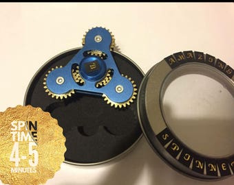 Fidget Spinner Hand Three Gears