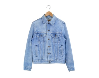 BLUE DENIM JACKET // plain pockets jean jacket / trucker jacket / grunge / jc penneys / light blue / 90s vintage / mens / small