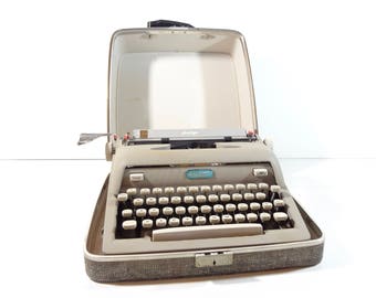 Vintage Typewriter / Mid Century Royal Heritage Portable Manual Typewriter with Original Case
