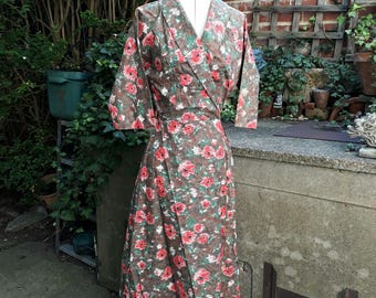 Crisp cotton vintage 1950’s floor length house coat/robe size 10/12