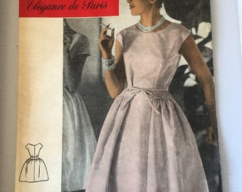Fabulous 50's french vintage sewing pattern : Woman party dress size 16 taille 44 "Patrons Marie Claire 525"