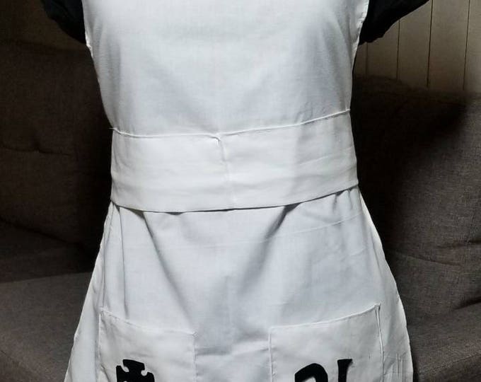 Get your game on, Classic dress apron from the game alice madness returns. Besides in the kitchen use it for Cosplay or Halloween.