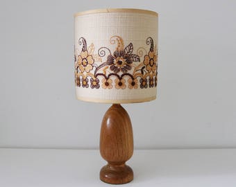 Teak lamp with stitched shade