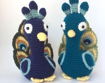 Crochet amigurumi pattern: Peacock