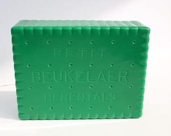 Box with sandwiches vintage green " Petit Beurre ".