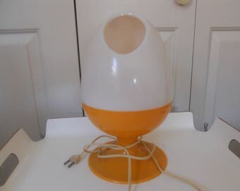 vintage midcentury kitsch table lamp egg-shaped plastic 13" yellow + white