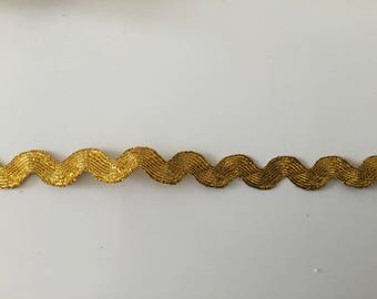 Ribbon gold serpentine 12 mm width approx