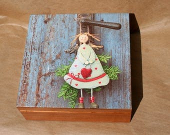 wooden box angel, casket angel with heart, keepsake box, jewerly box, treasure chest, fairytale gift