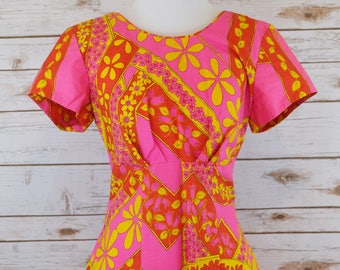 1970s Hot Pink Day Dress