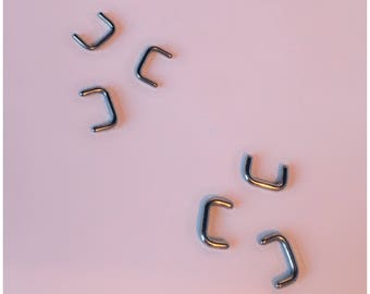 1.6mm Surgical steel septum retainer.