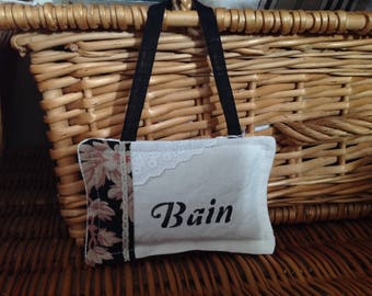 Pouch of lavender made from fabric old "bath"