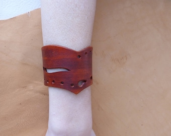 Bracelet "tan" point in perforated leather