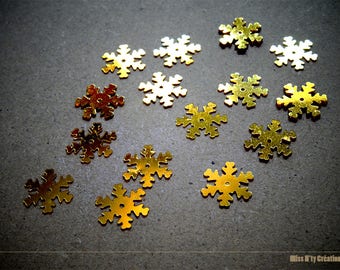 Set of 10 snowflakes golden highlights to create scrapbooking - children's activities
