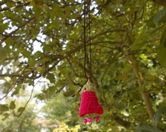 Necklace with hot pink flower necklace
