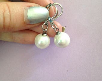 White color with glass bead earrings