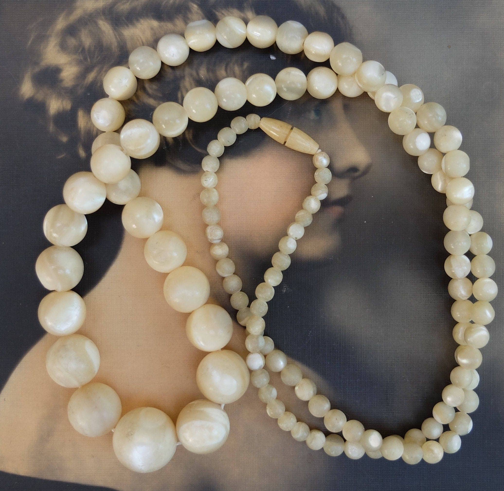 Vintage Mother of Pearl Necklace Graduated Sized Beads